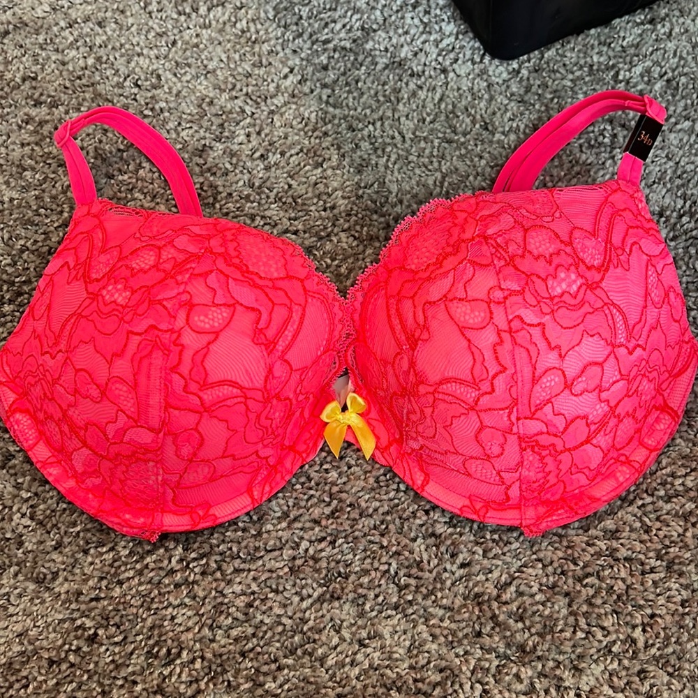 NEW Victoria’s Secret Very Sexy Push Up Bra